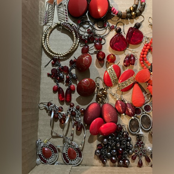 44 Pairs of ❤️🍊Red and Orange Earrings - Picture 2 of 6